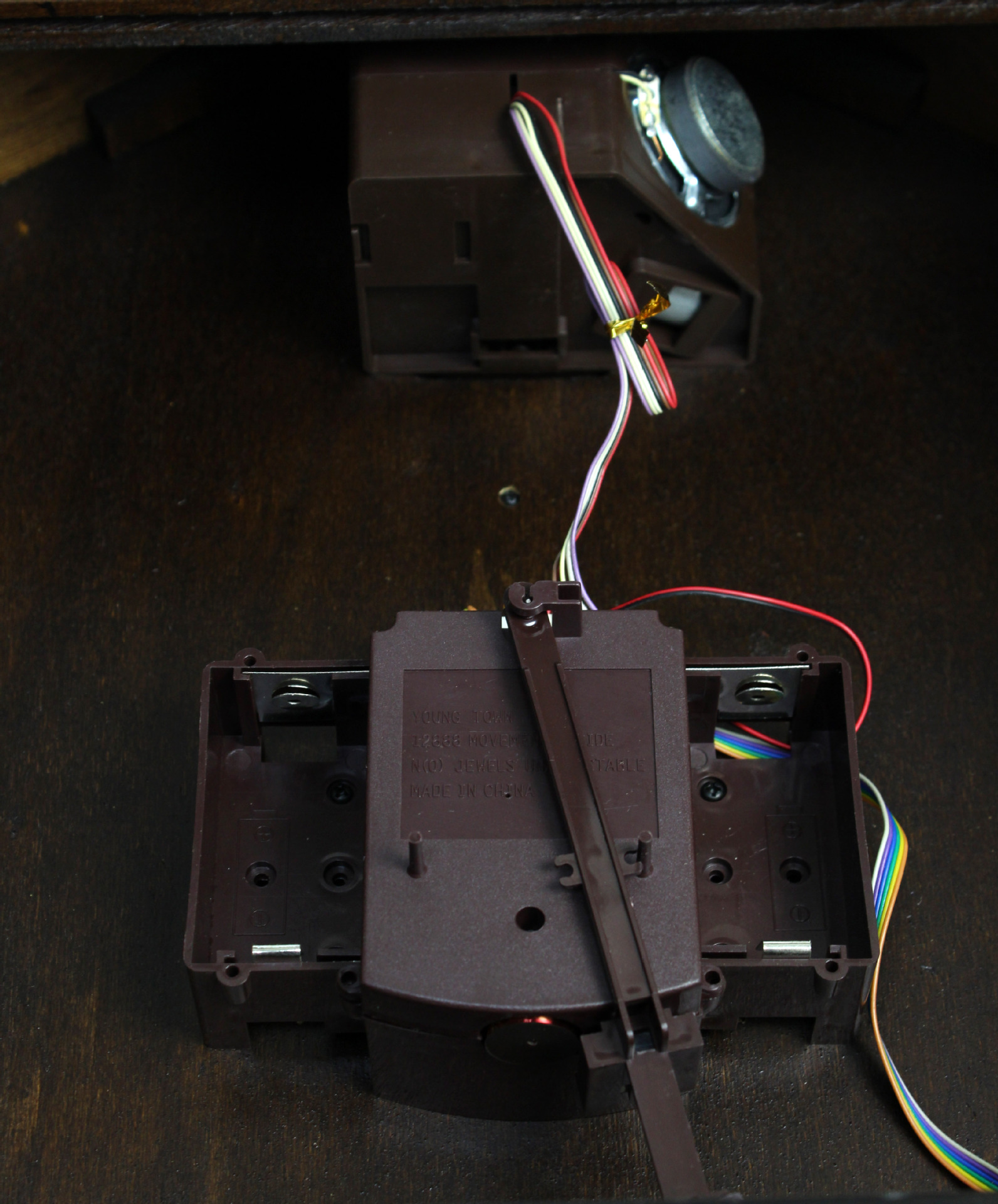 供应 咕咕钟 布谷鸟挂钟 木制钟 光控报时手工雕刻工艺钟挂表