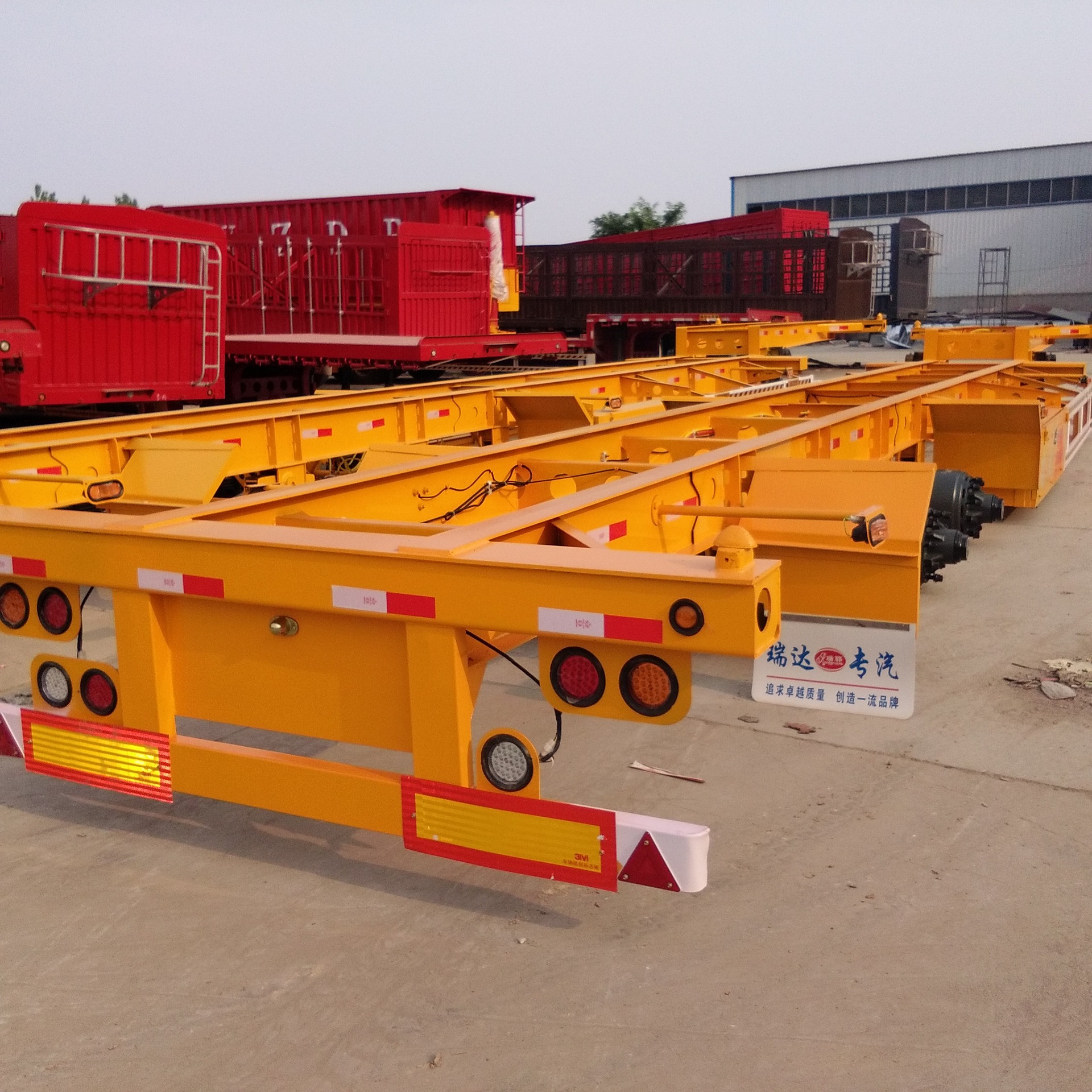 新式推出集装箱骨架车 40英尺集装箱骨架车价格 集装箱半挂车