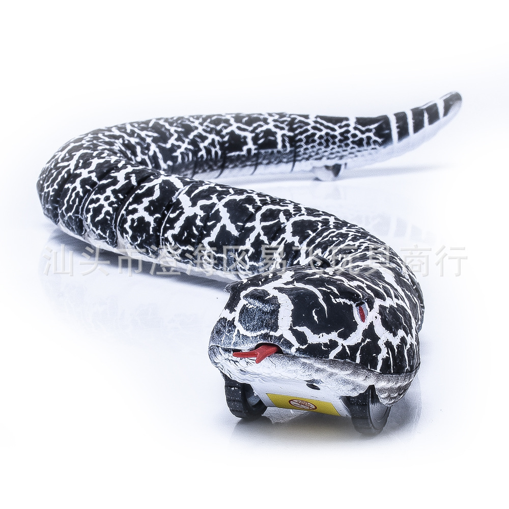 新奇特9909红外线遥控响尾蛇 整蛊科普仿真动物模型儿童早教玩具