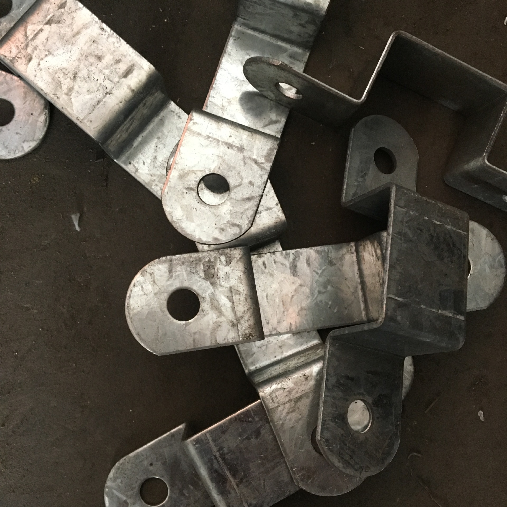 厂家供应钱勇伟温室大棚配件双扣配件定制各种型号方夹箍