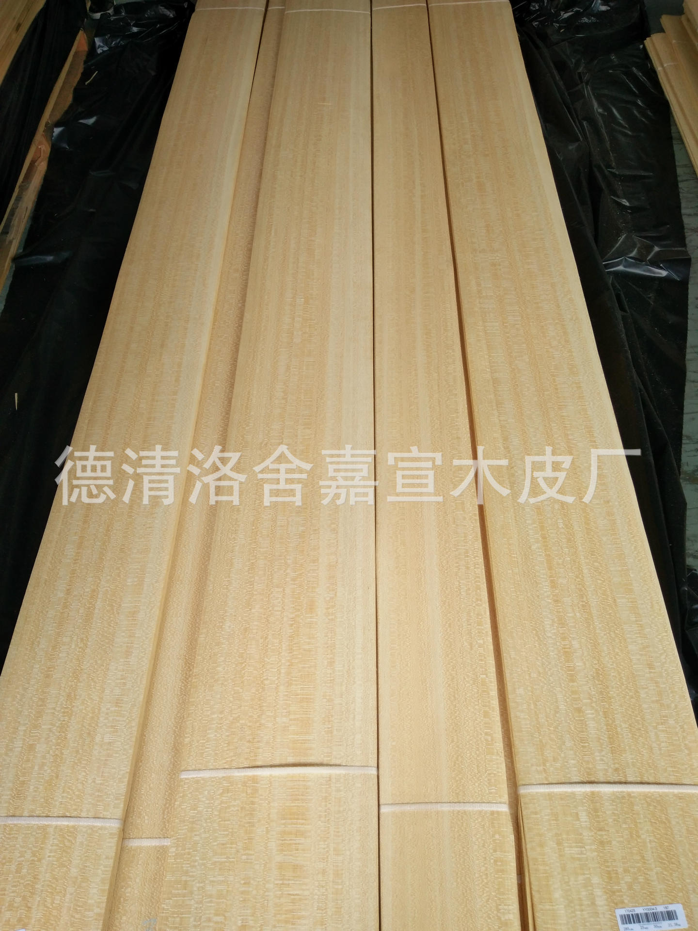 天然易杨尼斯直纹木皮依杨黄尼丝本色杷檀木定制木饰面kd自然拼