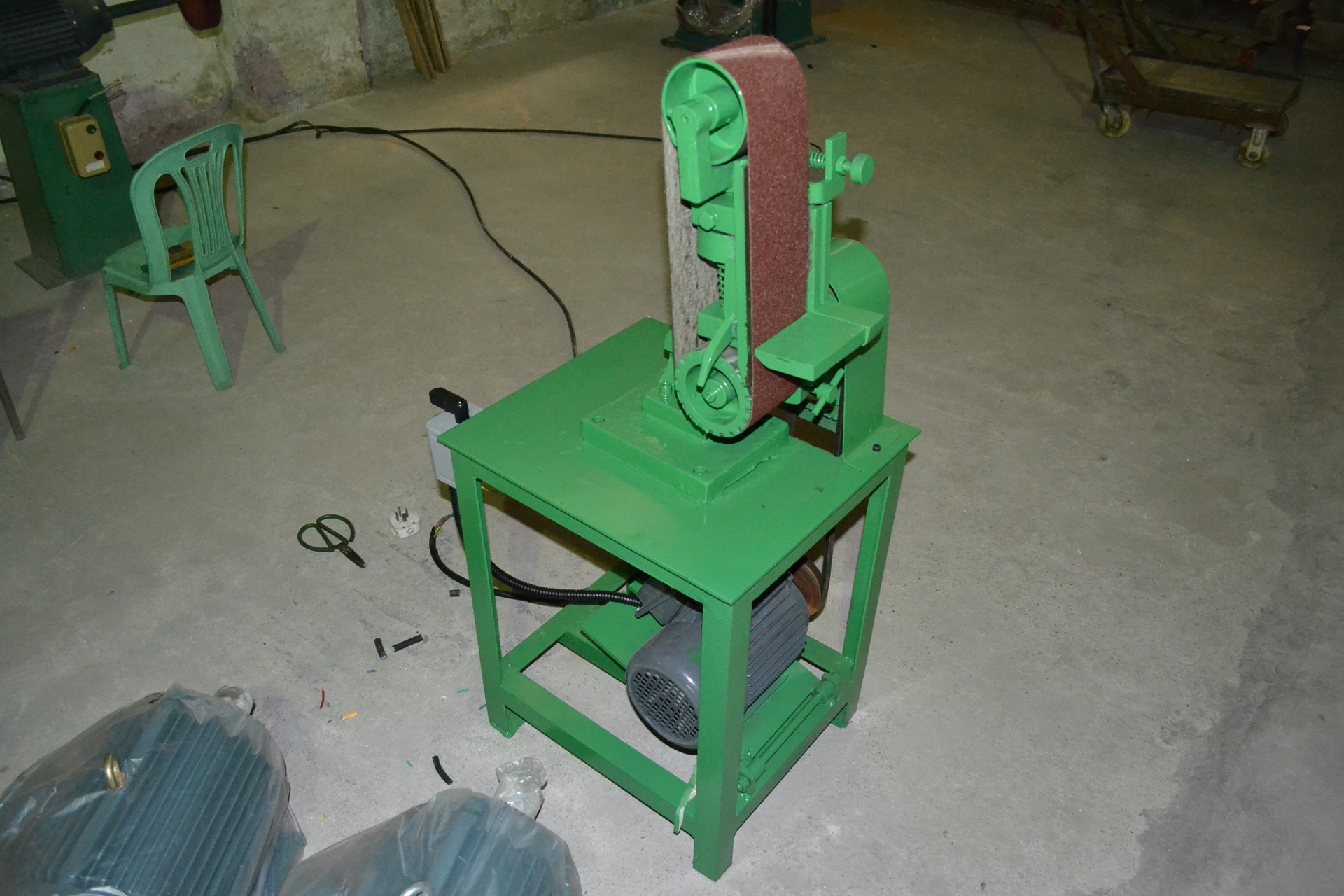 平面台式小型砂带机磨光去毛刺砂带机直砂机金属拉丝机厂家可定制