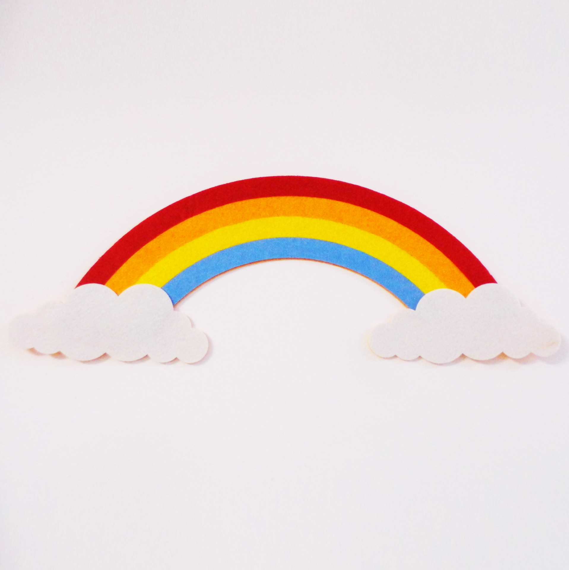 厂家直销教室墙壁装饰美化幼儿园彩虹墙贴 定制大小毛毡墙贴彩虹
