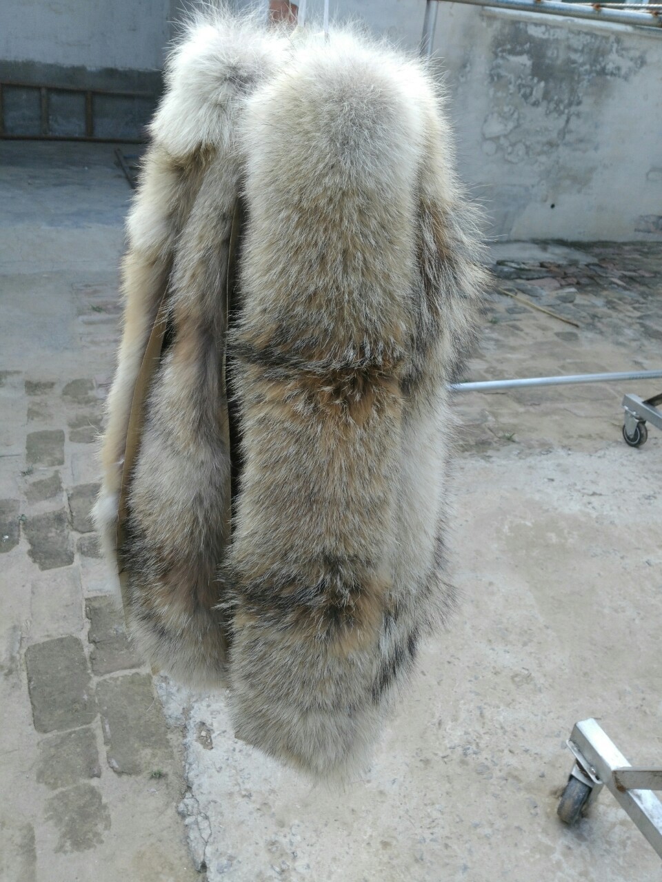 厂家直销仿狼毛毛领大鹅羽绒服狼毛毛领进口郊狼毛领 青狼毛领子