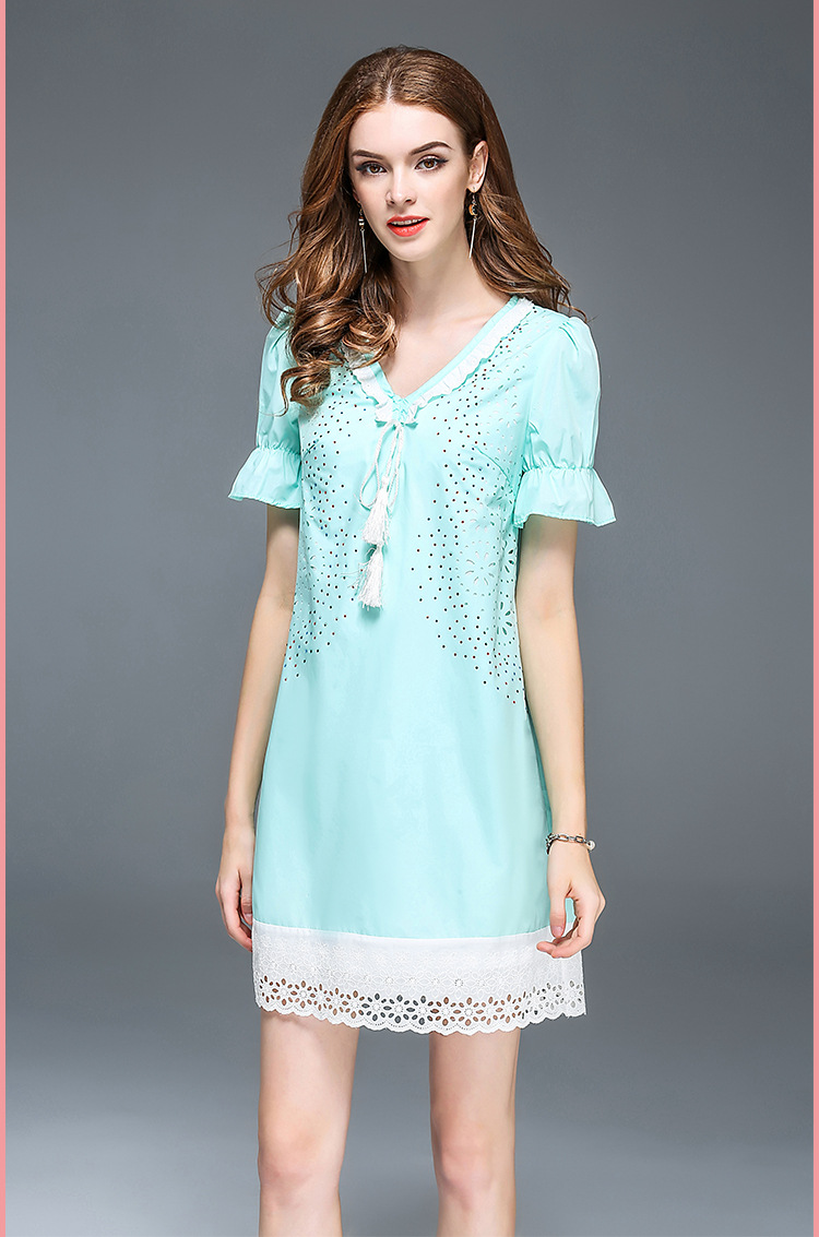 原创设计女装大码连衣裙2018夏v领棉混纺烫钻烧花公主袖短袖d241