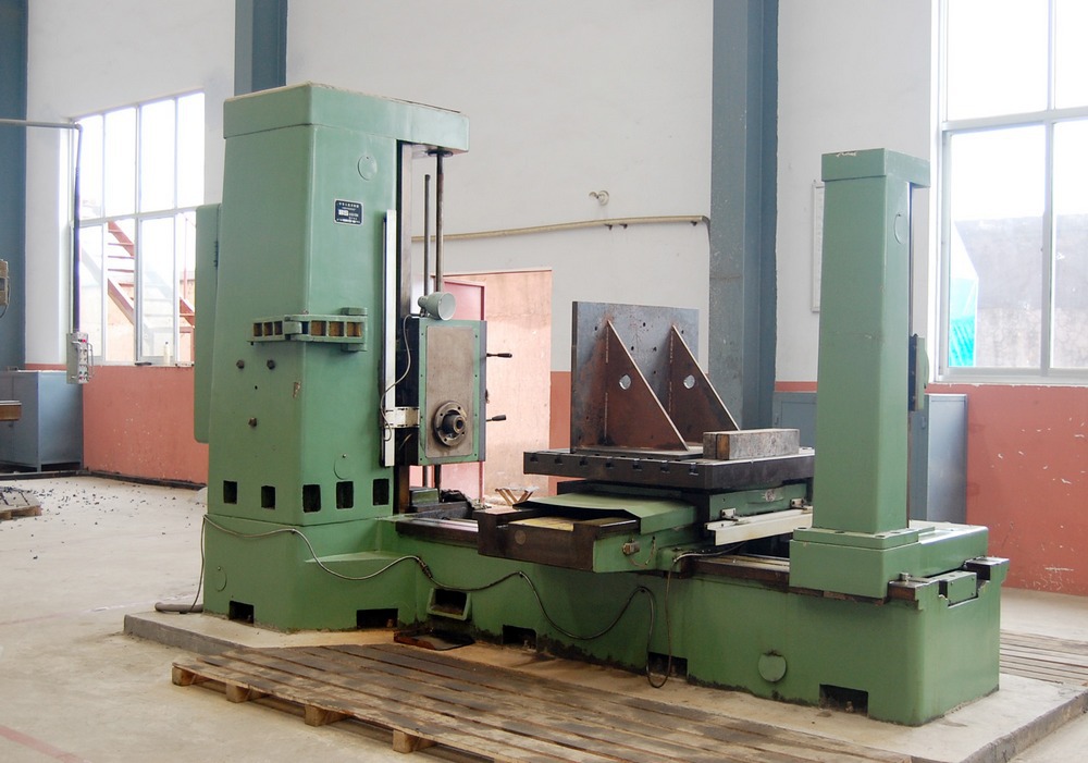 操作镗床时有哪些注意事项?