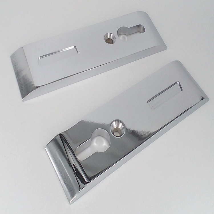 电镀铬硬度高,耐磨性及耐腐蚀性强,电镀亮铬光泽好,金属配件电镀铬