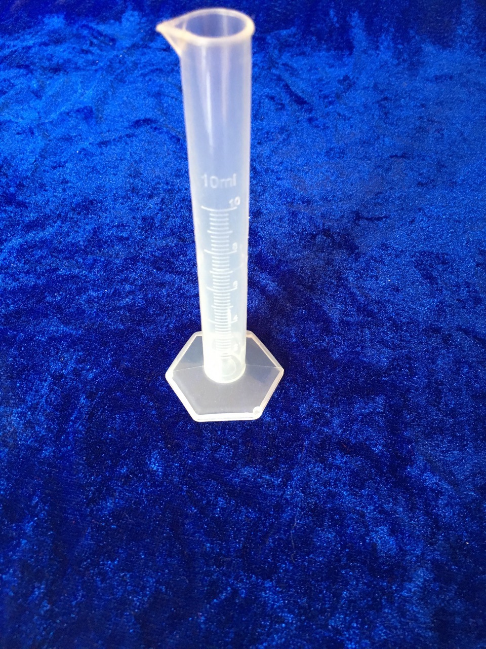 厂家直销塑料量筒 刻度清晰 塑料量筒100ml