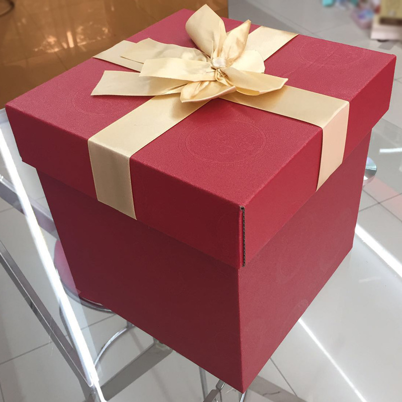 新款牛皮礼品盒正方形 创意生日礼盒礼物包装盒 婚庆回礼包批发