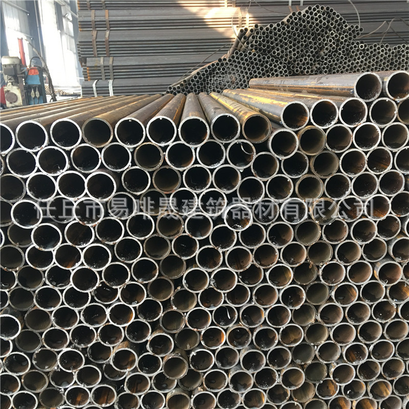 堆放整齐,便于现场材料管理; 6,易改造:可对现有扣件钢管脚手架进行