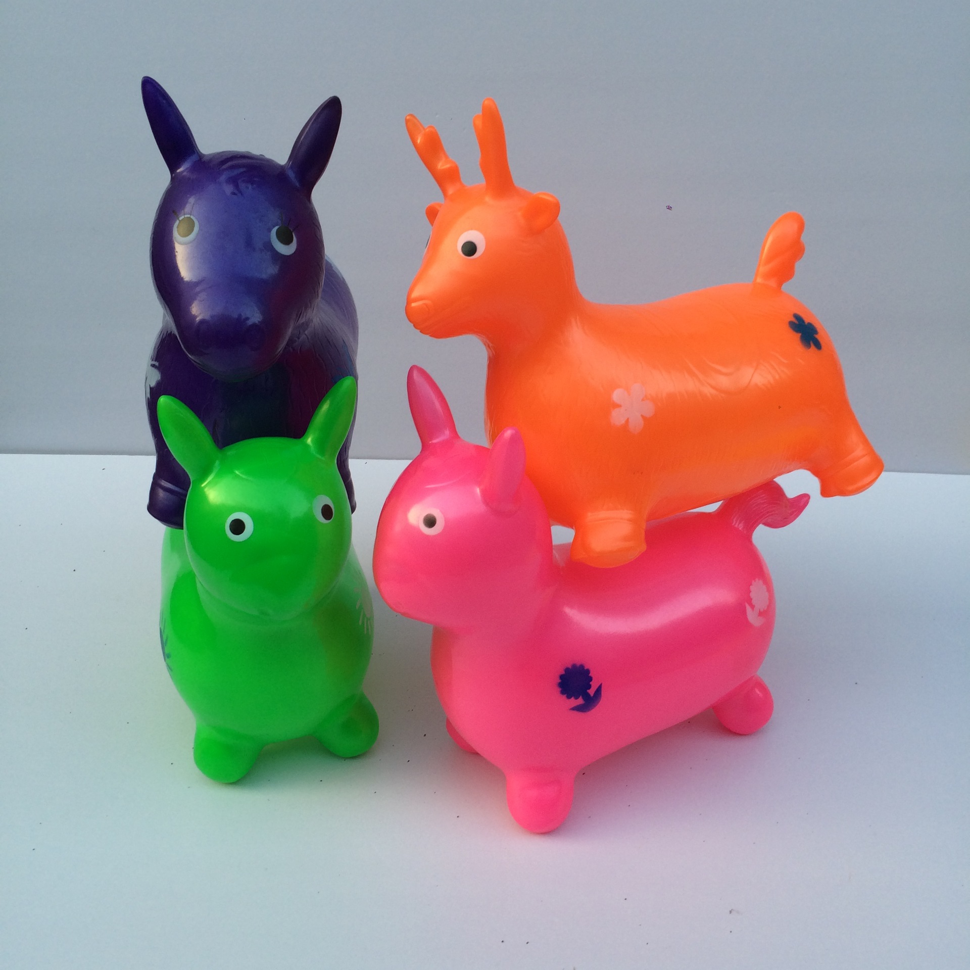 特价儿童充气玩具小号迷你充气跳跳马卡通充气小动物批发地摊热卖
