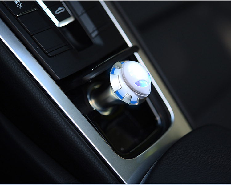 新款qc3.0车充带蓝牙通话耳机 蓝牙4.0车充兼安全锤qc3.0蓝牙车充