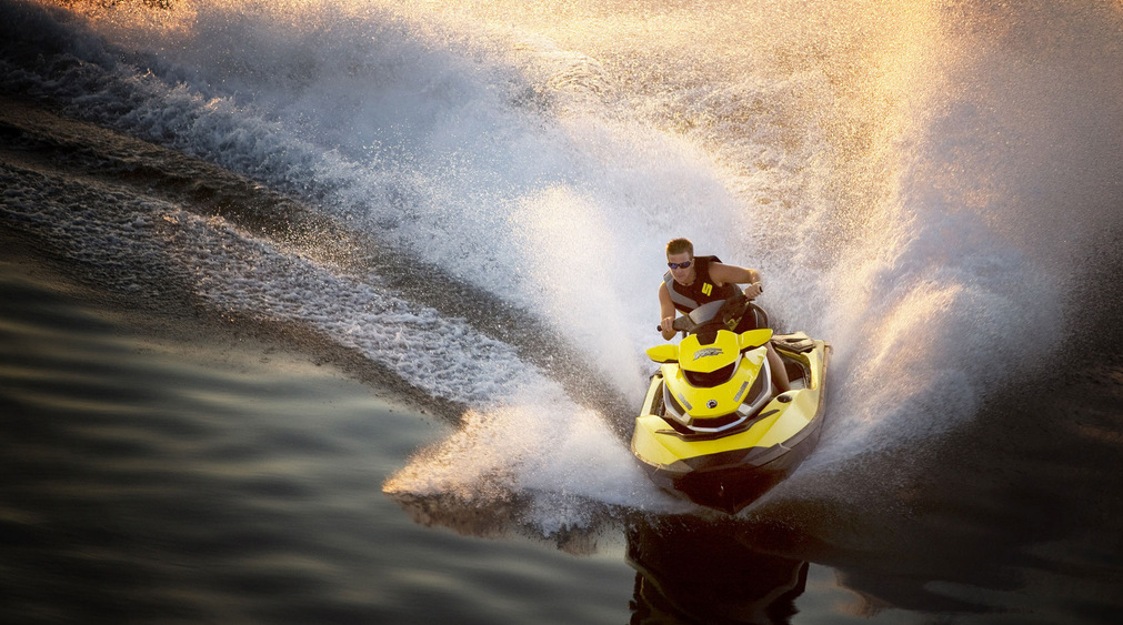 玩好海上摩托艇,这些保护不能少