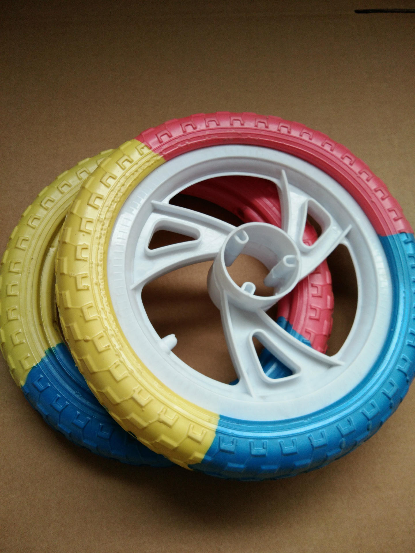 厂家直销儿童自行车发泡轮胎免充气童车轮胎12161820寸发泡胎