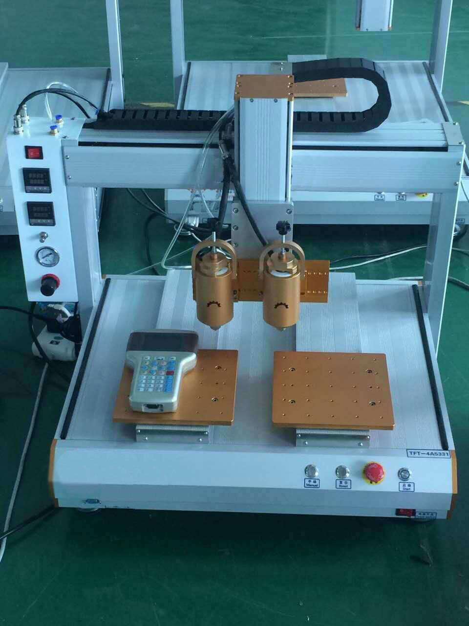 30ml热熔胶点胶机全自动 双头四轴平台机 全自动点胶滴胶机厂家