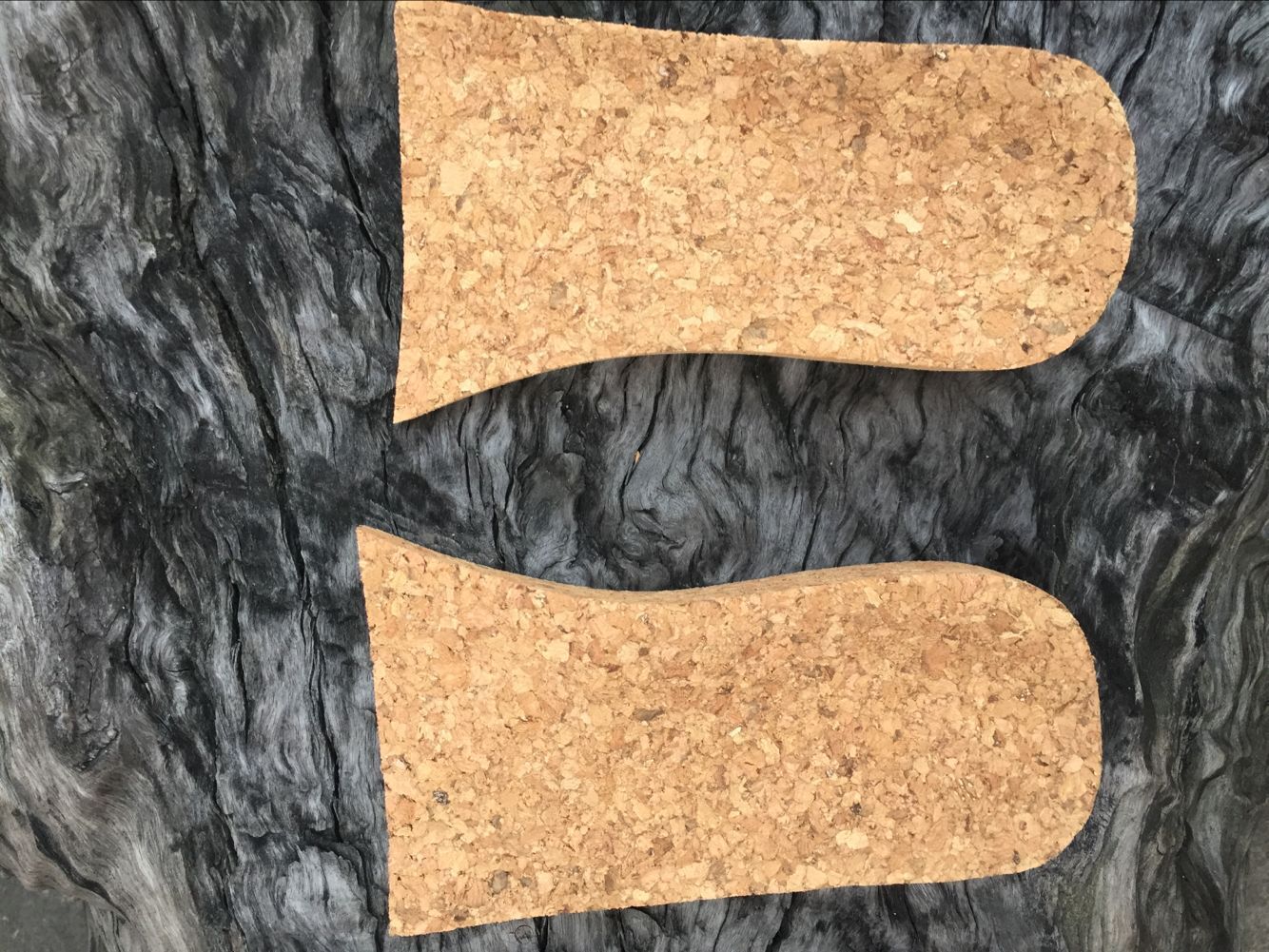 软木半插中底橡胶软木鞋底半叉沙漠靴生胶烟胶鞋底软木中插中叉