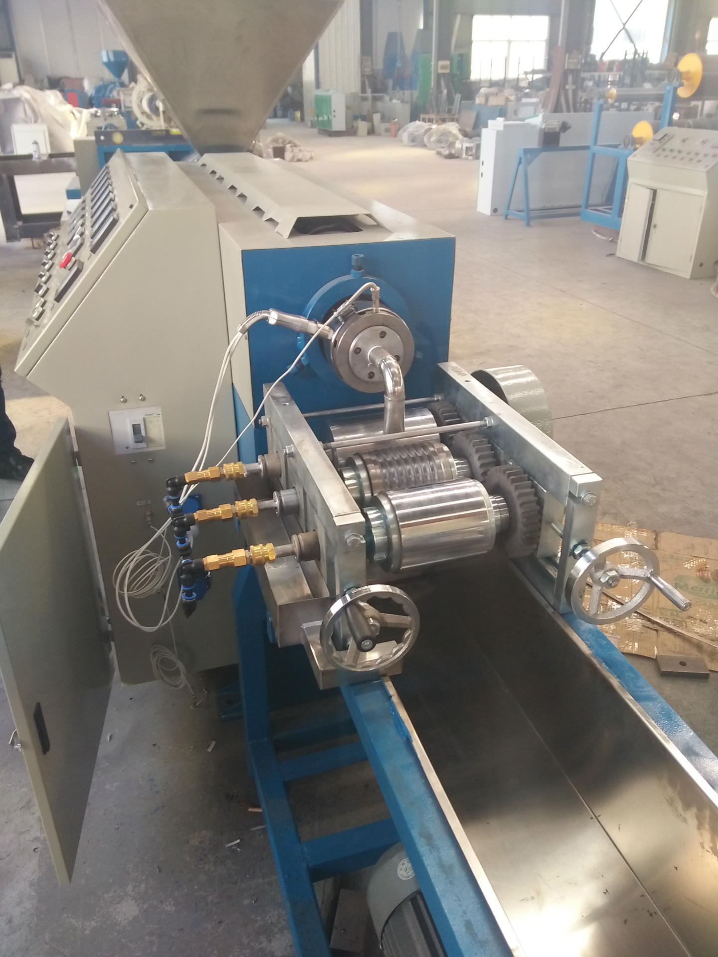 长期销售 pvc封边条生产设备 门封护套挤出机