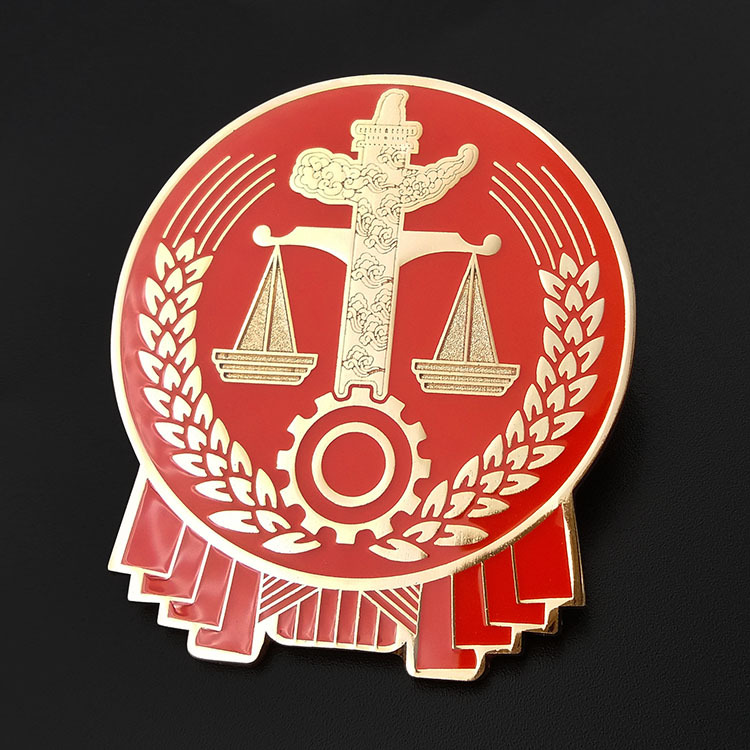 法院金属小徽章定制 法院员工佩戴胸针定制 镀金烤漆滴胶襟章厂家