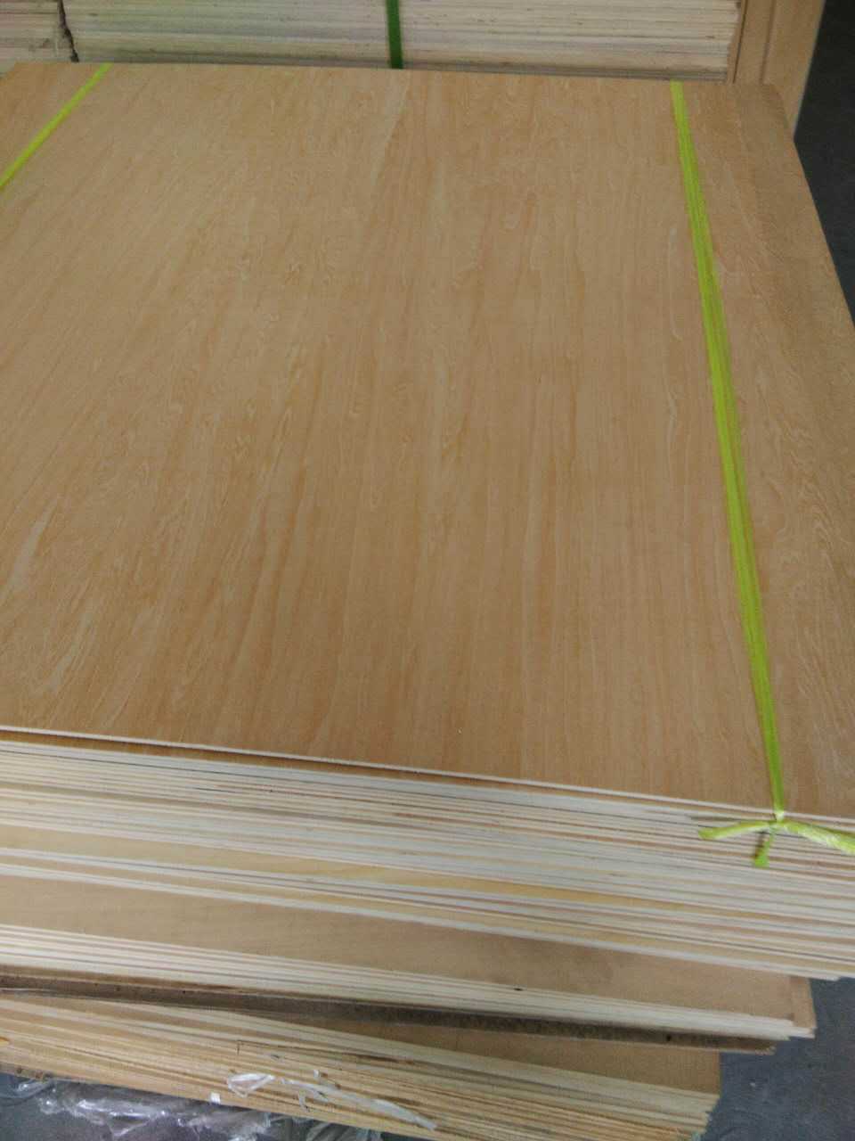 3mm椴木夹板椴木工艺板整张面张的直销不足厚不透光不分层