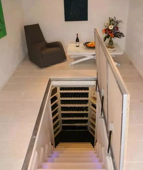 【家居】 - 墙与门完美的结合,既节省空间又增加神秘感.