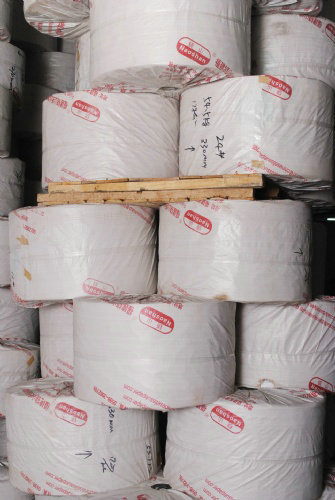 厂家直销17优质卷筒拷贝纸 服装鞋材料包装纸 白色拷贝雪梨卷纸