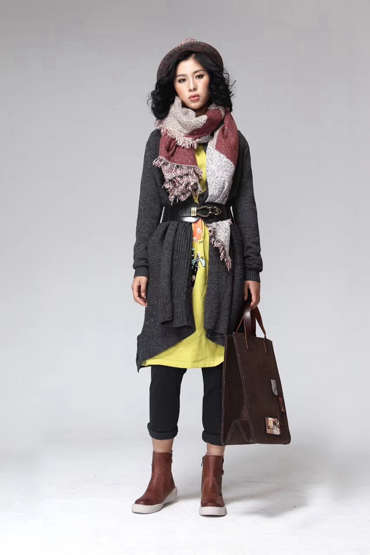 广州设计师品牌【歆艾】17冬装 休闲大码文艺风 品牌女装折扣走份