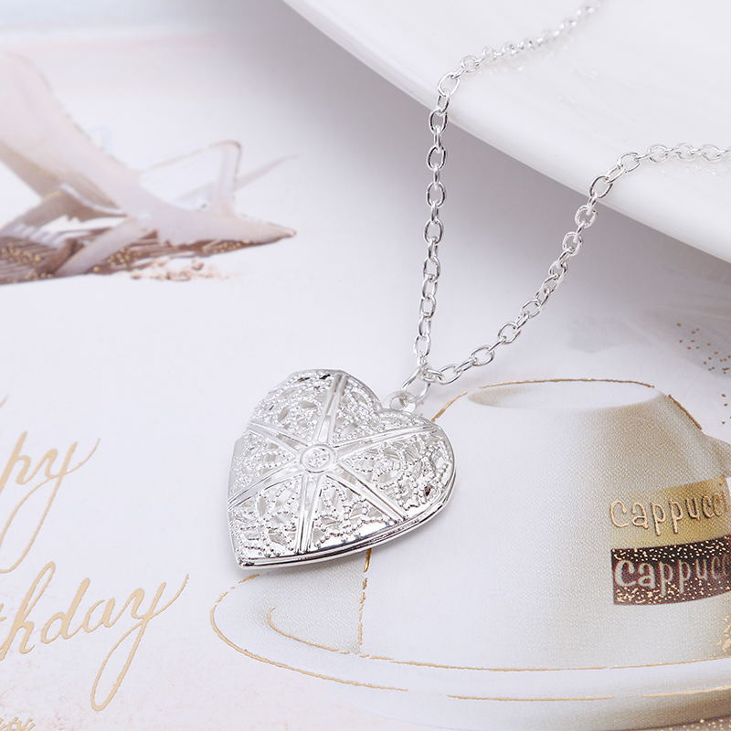 Europe and America Cross Border New Style Necklaces Love Necklace Open Necklace Hollow Female Flower Heart Shaped Photo Box Necklace