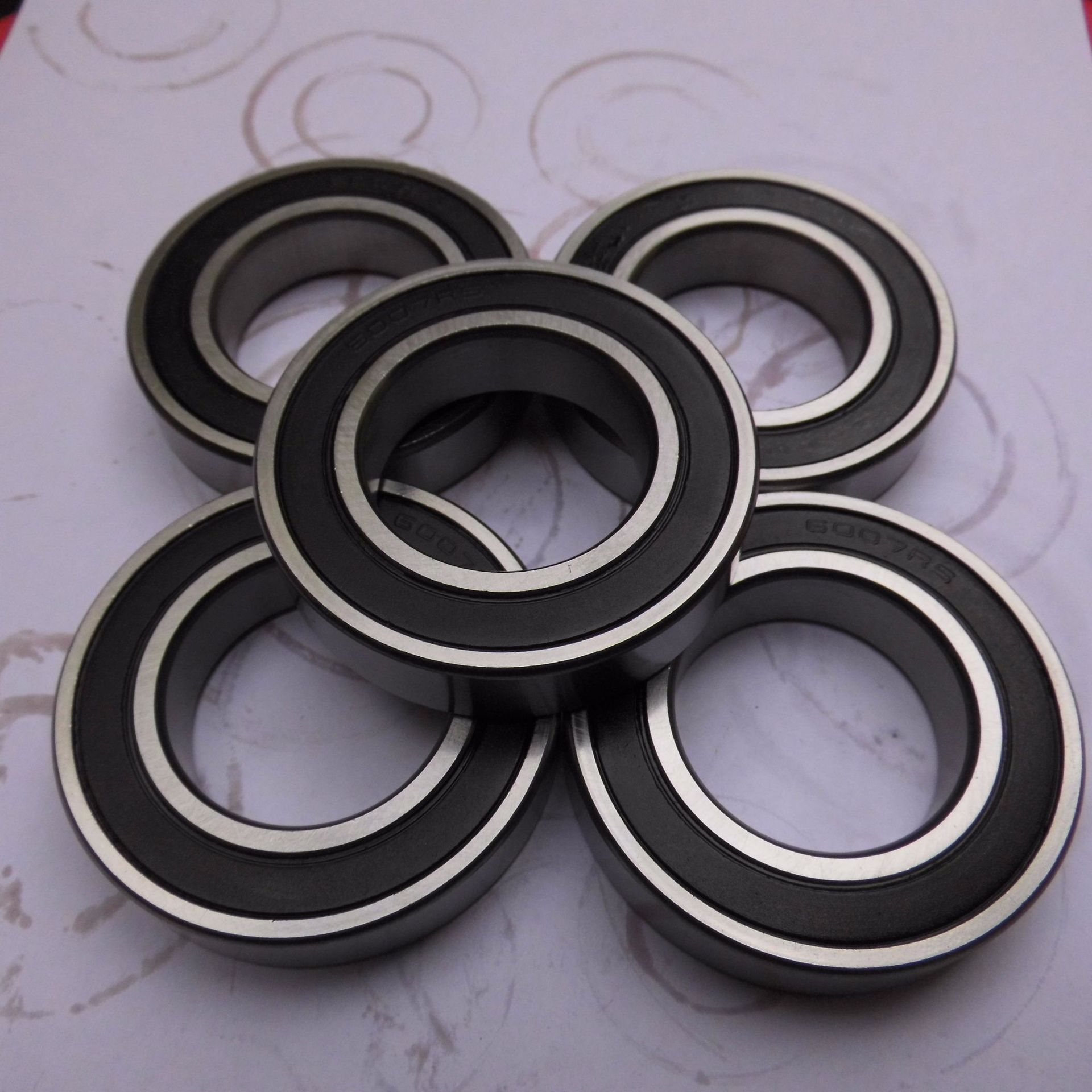 电机,汽车,摩托车及一般机械等,是机械工业中使用最为广泛的一类轴承