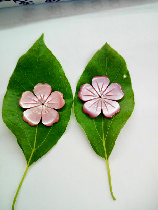 30mm白蝶贝雕刻桃花纯手工澳洲贝雕花diy银饰配件耳钉胸针发簪