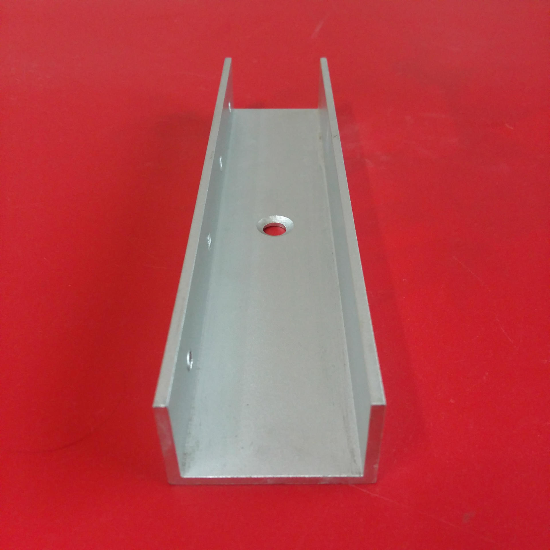 厂家直销各种规格铝u槽 家居型材 来图来样加工定制 表面处理