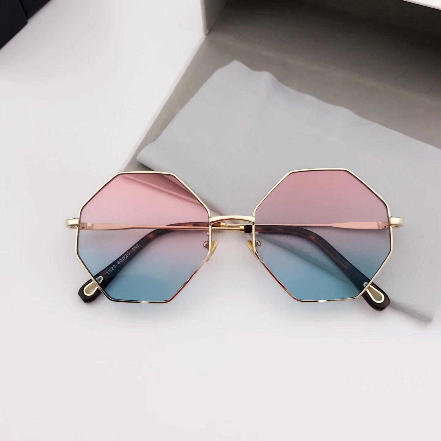 网红新款复古个性太阳眼镜 金属框架八边形时尚墨镜 百搭出街眼镜