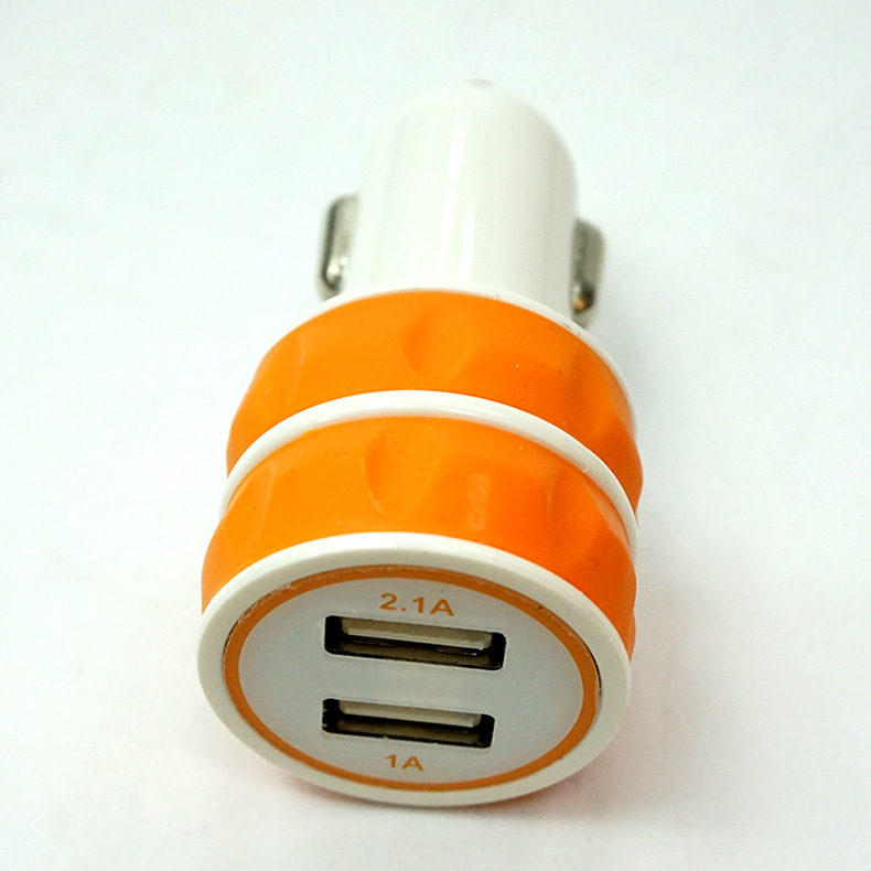 famsoon彩色双usb接口车载充电器 圆形手机车充 汽车充电器