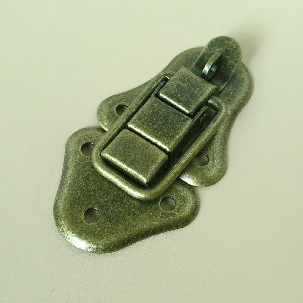 厂家直销 平底蝶形线扣锁k1102 复古色箱包五金锁扣