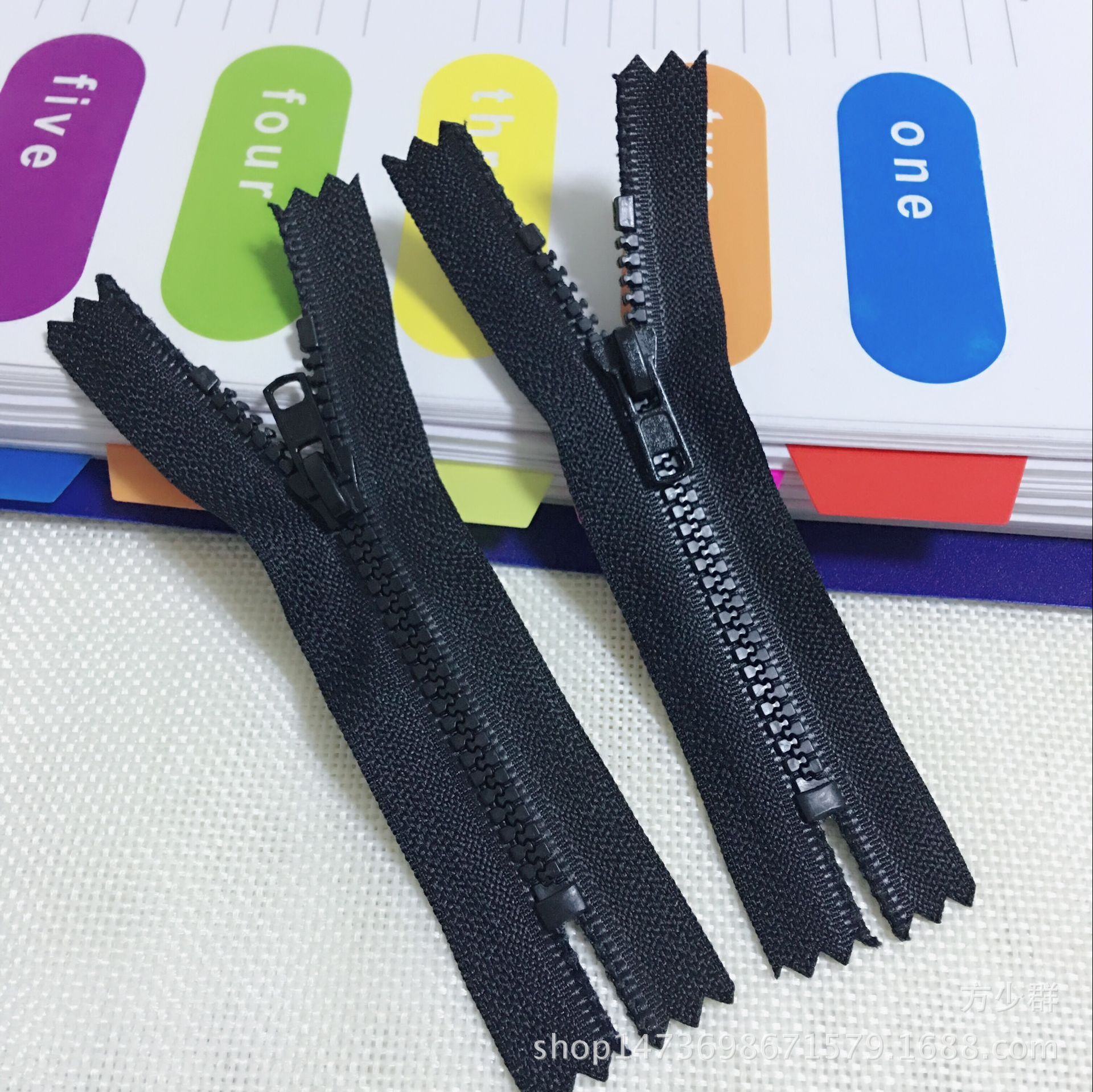 3号胶牙树脂闭尾自锁拉头拉链 鞋子服装运动用品辅料勿尾拉链