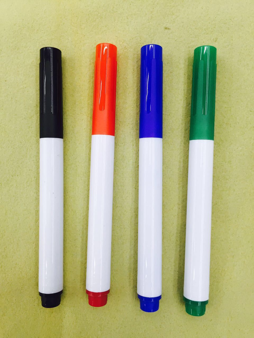批发水性记号笔色泽鲜亮散装多色可选直套白板笔直销彩色可擦