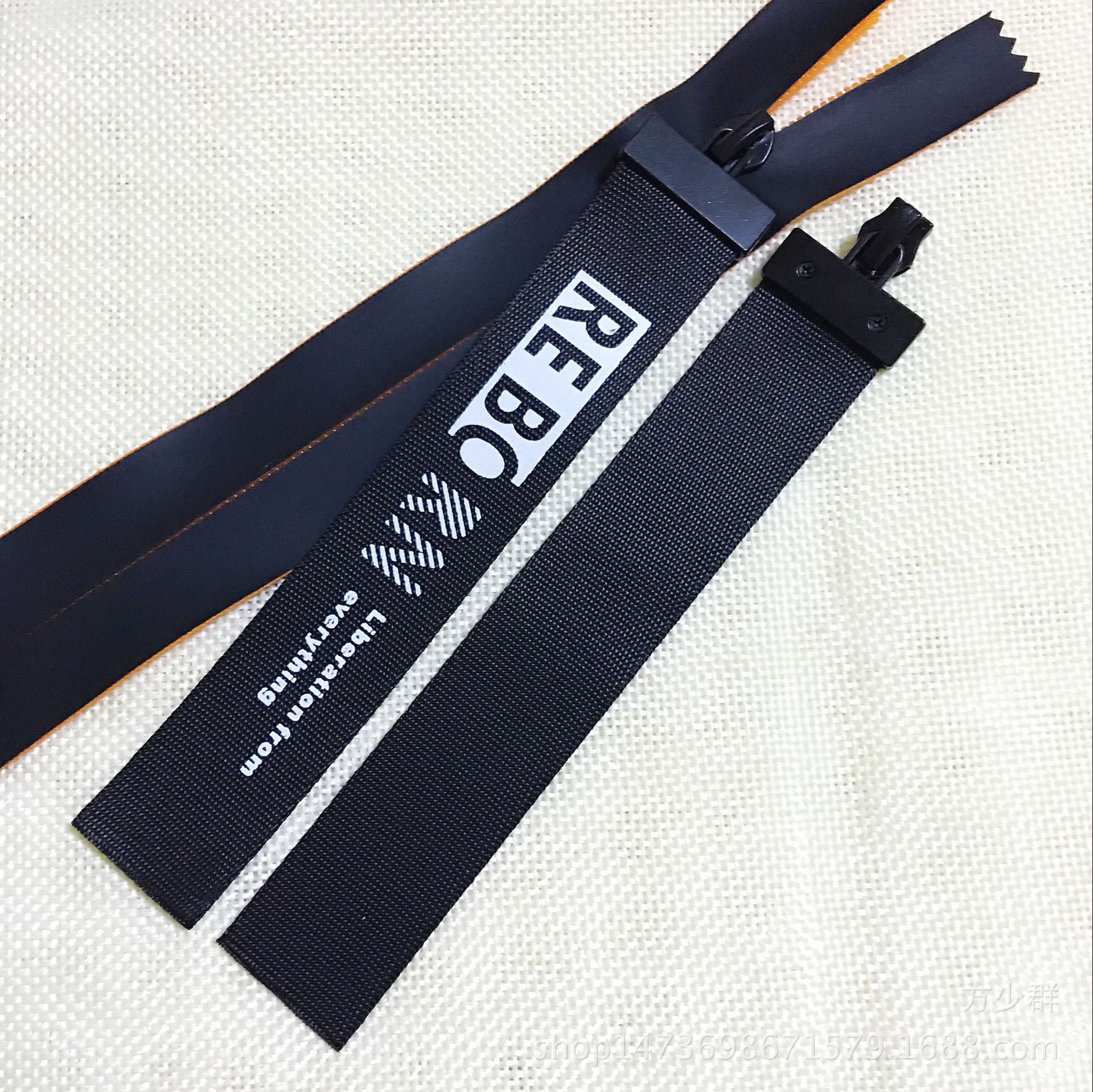 现货批发5号尼龙织带反穿拉头 特殊高档拉链拉头 服装手袋拉头