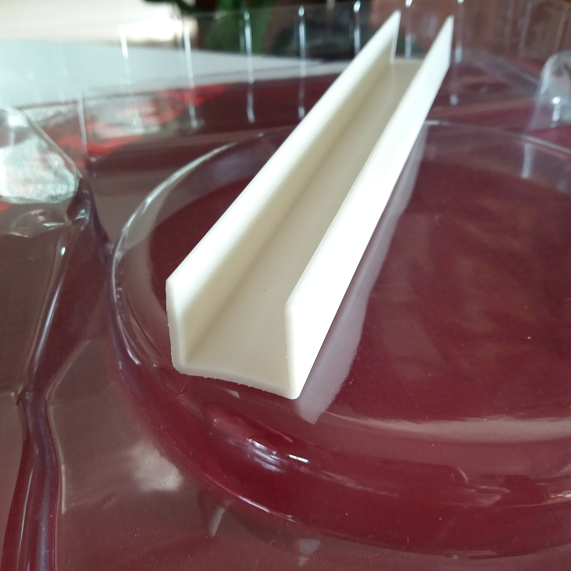 厂家供应塑料u形卡槽pp槽全新料包槽封边条挤出塑胶件品质保障