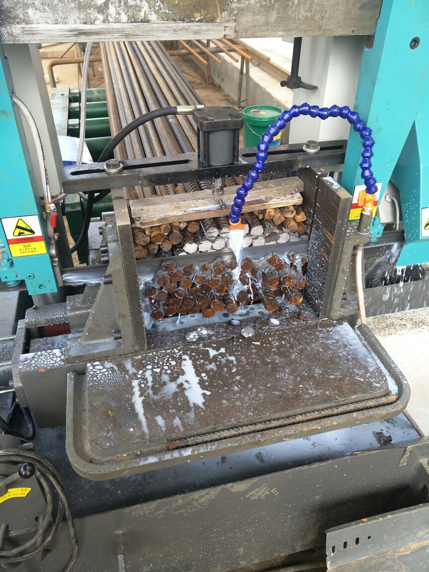 浙江伟仁带锯床工地用专业设计切割螺纹钢锯床整捆锯切地铁工地