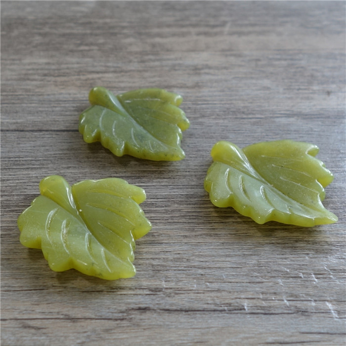 (尾单清货)天然橄榄玉手工双面雕刻树叶吊坠diy饰品配件30x40