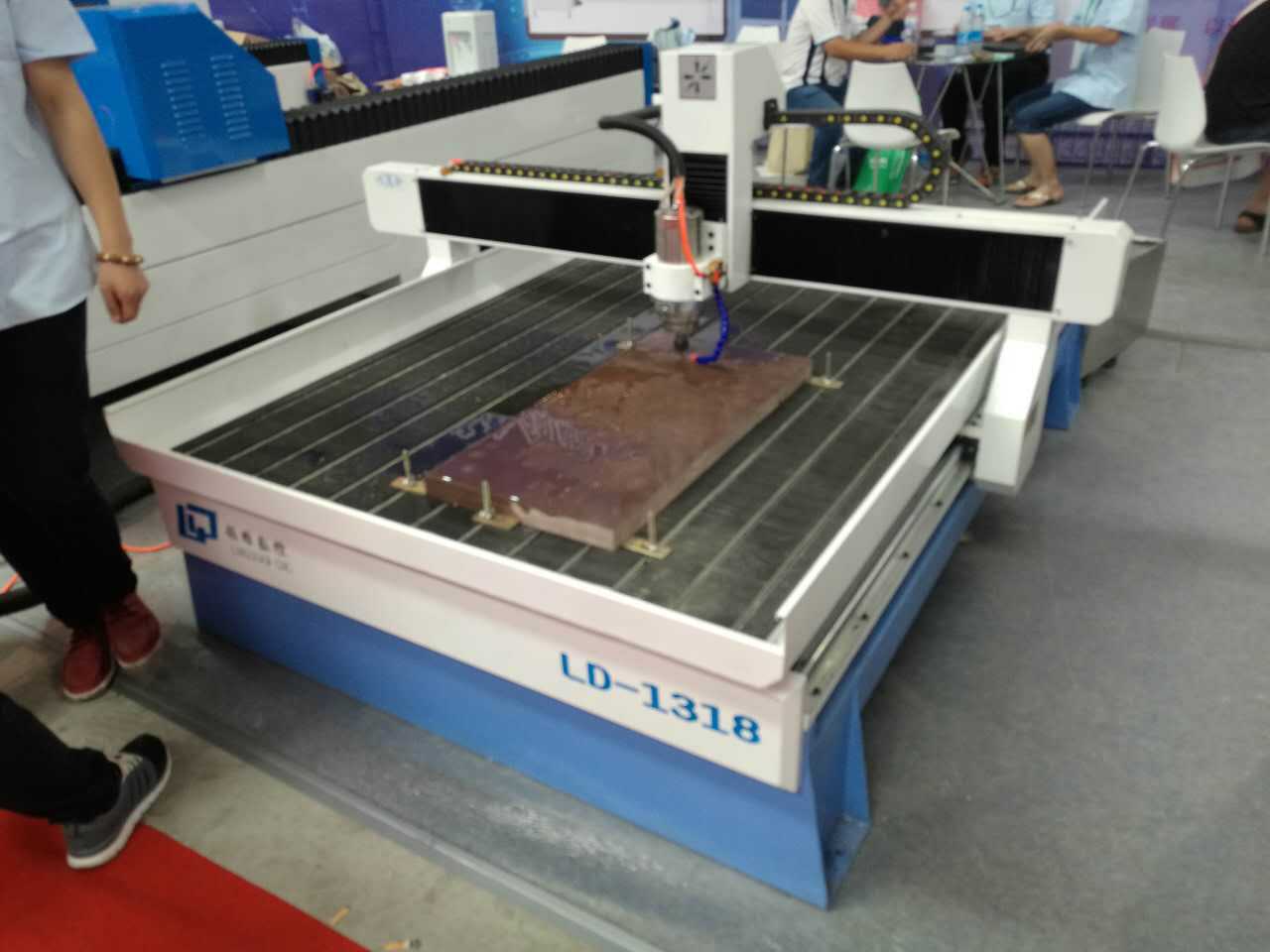 墓碑雕刻机墓碑刻字机