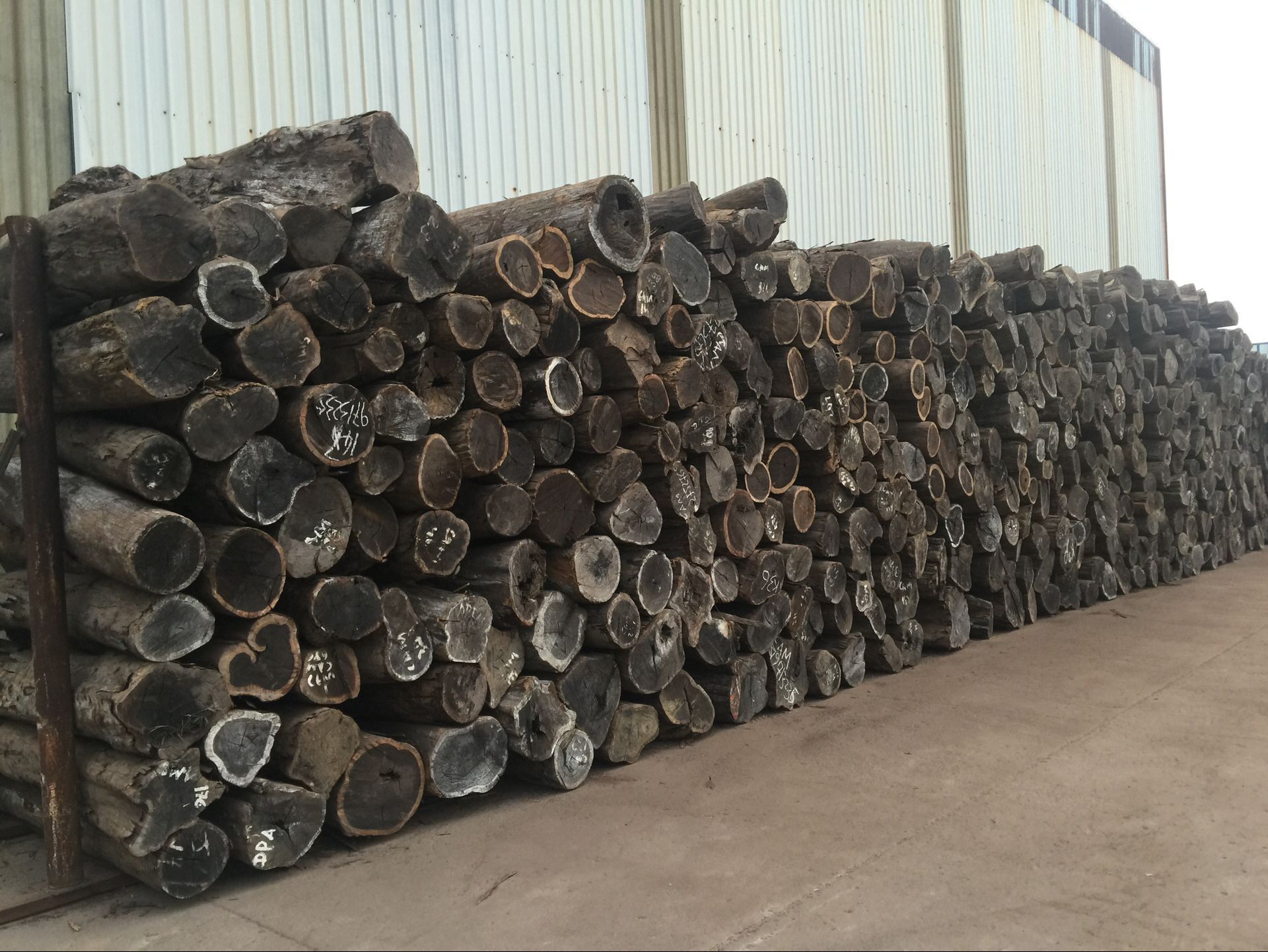 0成交0件昆山市张浦镇君芮木材经营部2年相似非洲花梨 刺猬紫檀 非洲