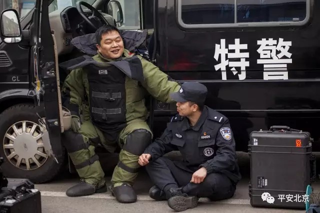 我心中的警察英雄拆弹专家这是一个真实的故事