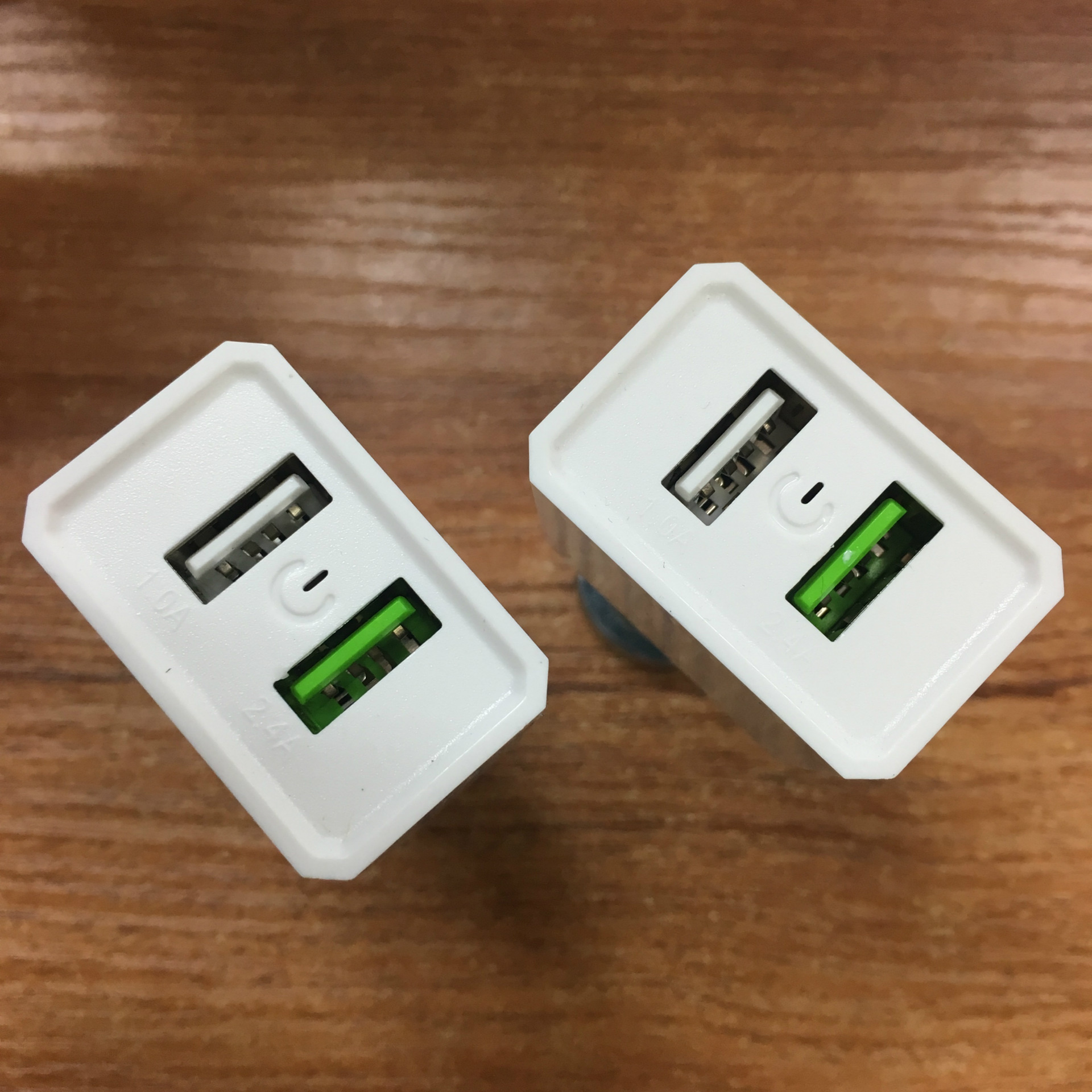 快速手机充电器 usb充电头 5v2.4a适用于苹果三星小米 充电器插头