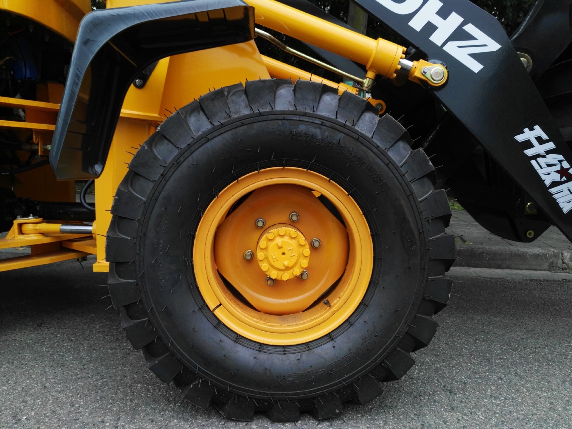 青岛合众zl920装载机