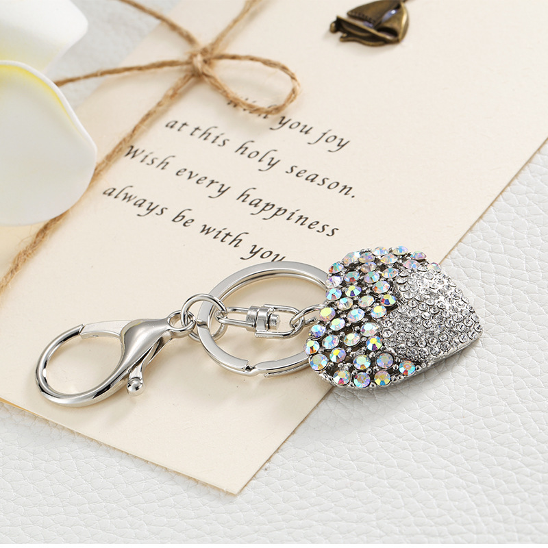 Creative Fashion Color Diamond Heart Keychain Metal Peach Heart Matching Bag Ornaments Valentine's Day Small Gift