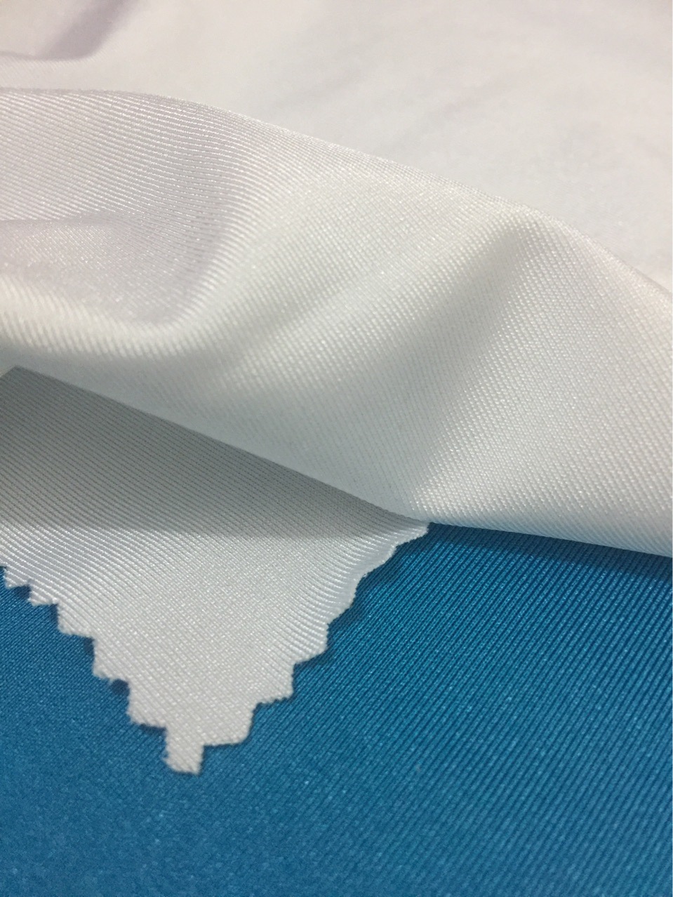 现货涤纶经编弹力有光莱卡布 泳装涤纶布 鞋材莱卡 舞蹈服涤纶