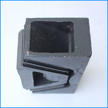 howo 70矿山霸王驾驶室 后楔形块wg9770591021配件