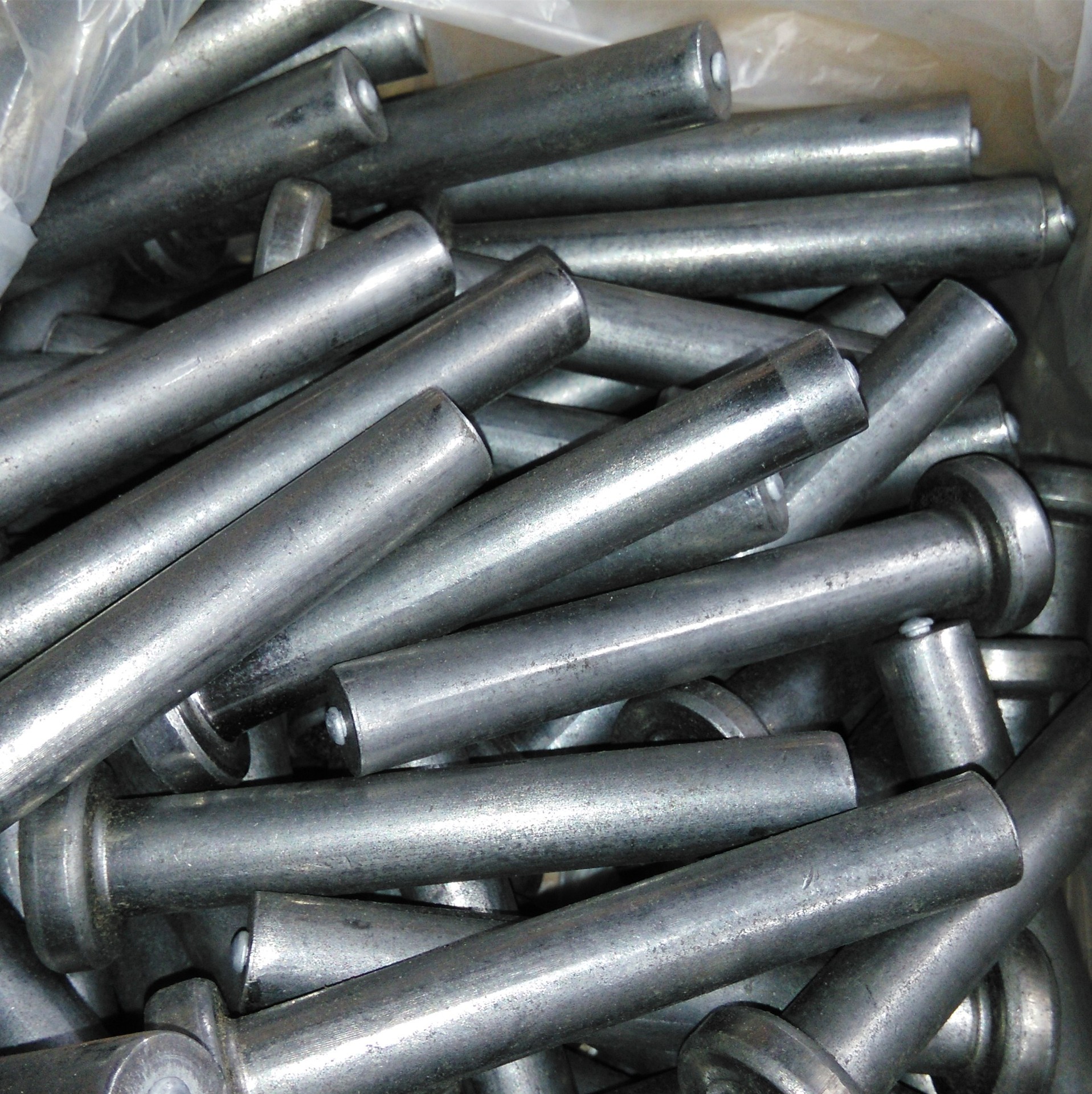 供应优质焊钉(栓钉,剪力钉),桥梁专用,100%保证质量