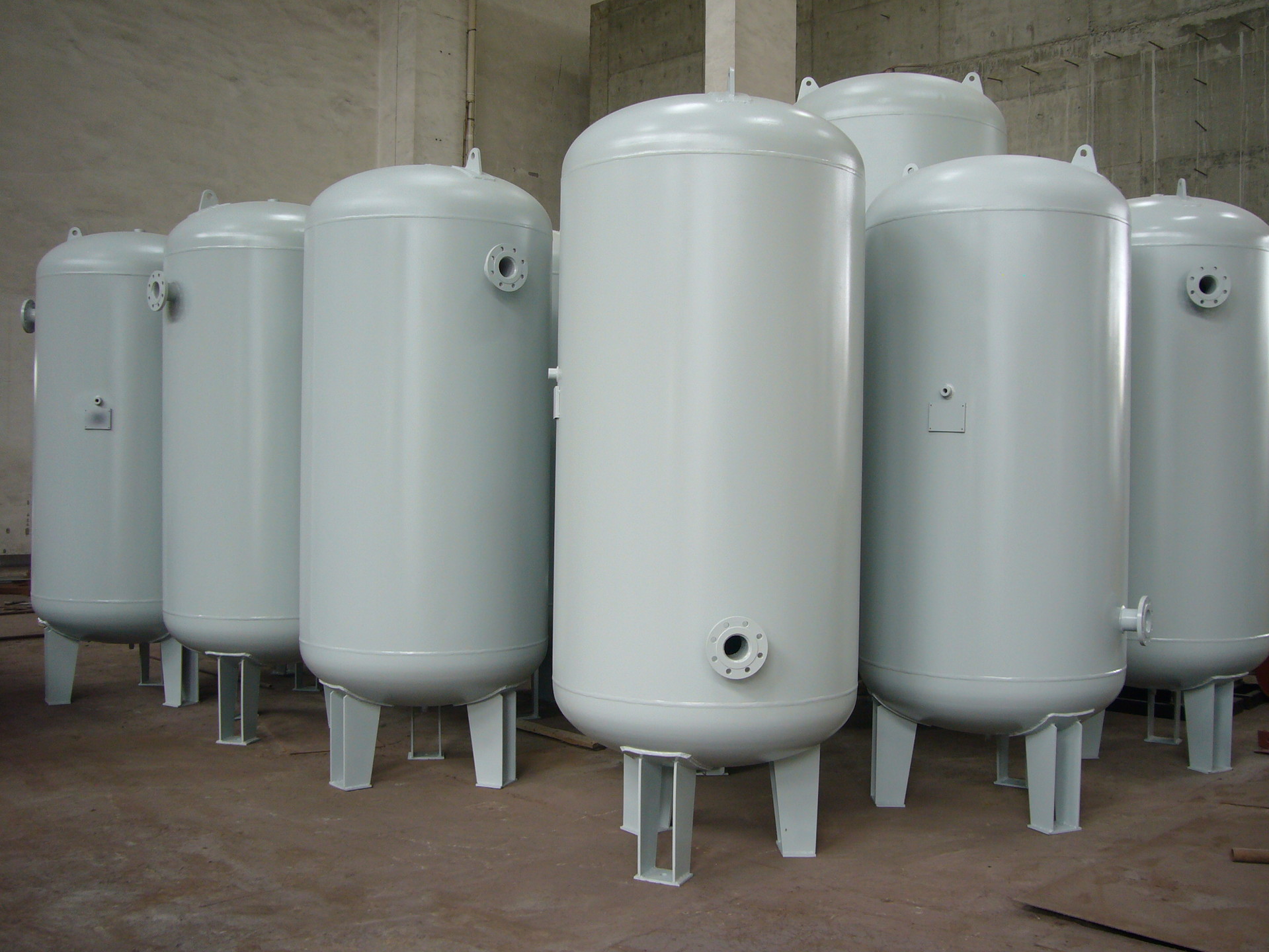 储气罐里面出现空压机油的正确处理方法