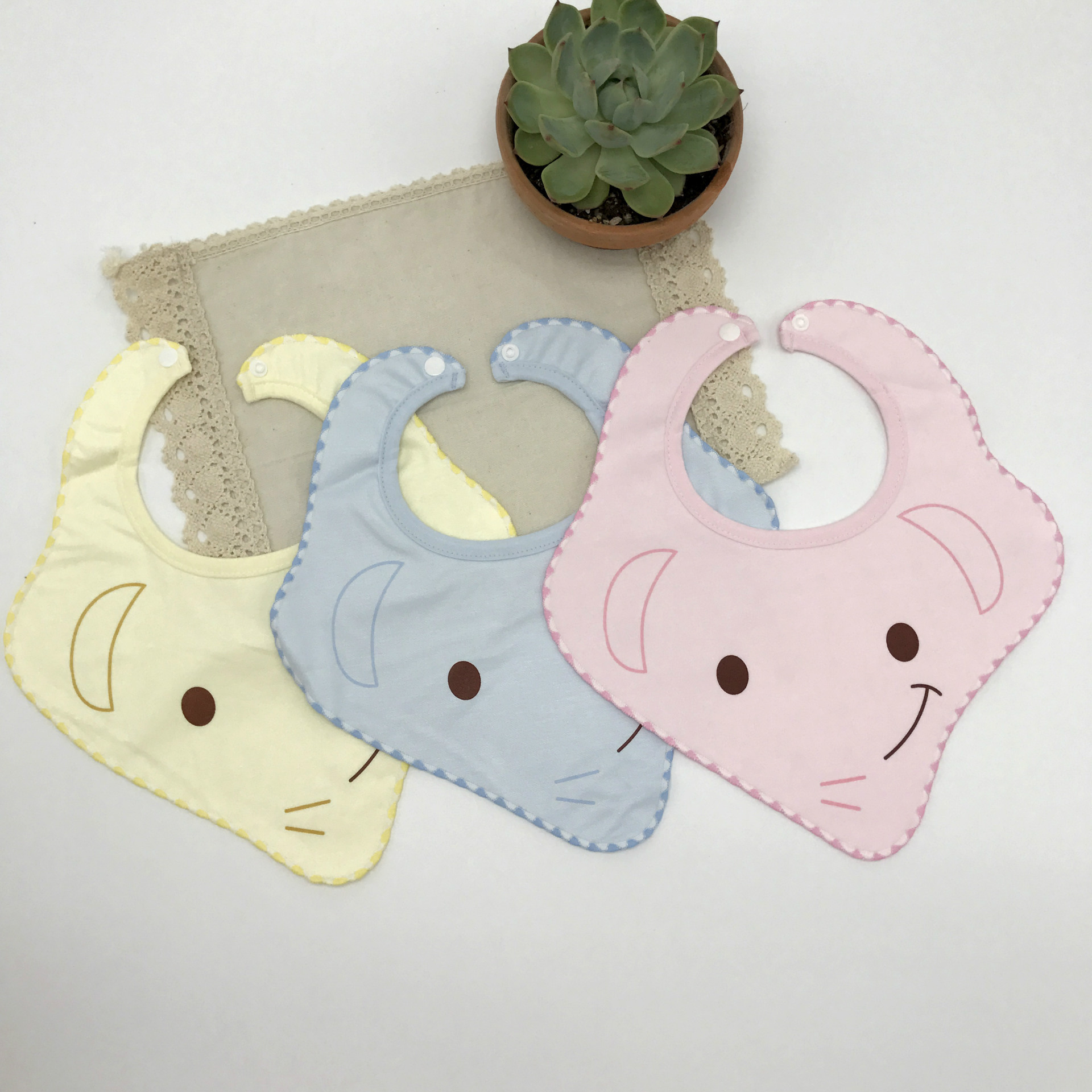 瑞福贝贝纯棉立体卡通新生儿双面防水吸水喂奶巾口水巾围嘴三角巾